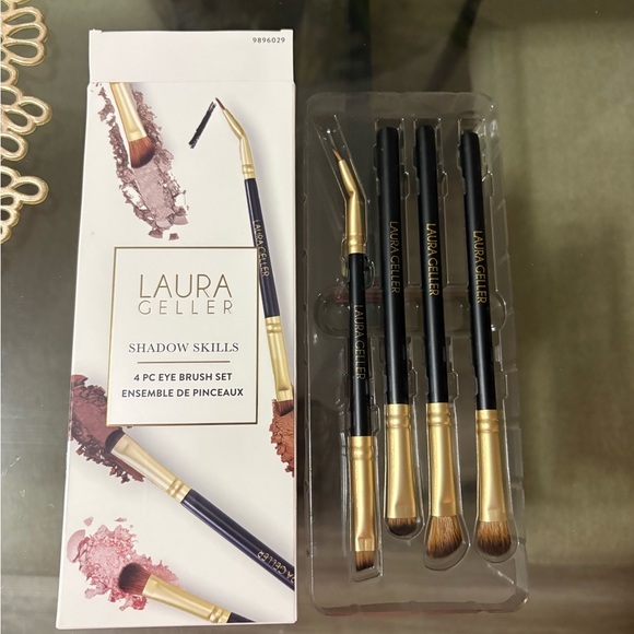 Laura Geller Other - Laura Geller Eye Brush Set with Black and Gold Accents